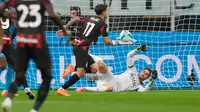 Winger AC Milan, Christian Pulisic merayakan golnya ke gawang Napoli, Senin (29/9/2025) (AP Photo/Luca Bruno)