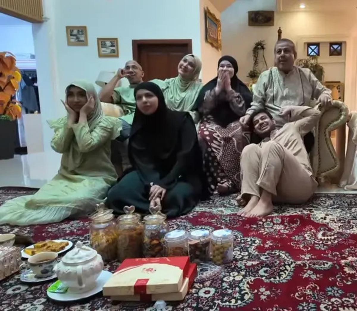 7 Potret Gender Reveal Miskah Istri Yislam, Fadil Jaidi dan Pak Muh Heboh