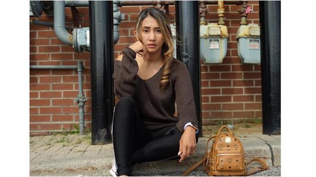 Sudah beberapa bulan tingga di Kanada, Cut Memey terlihat eksotis.