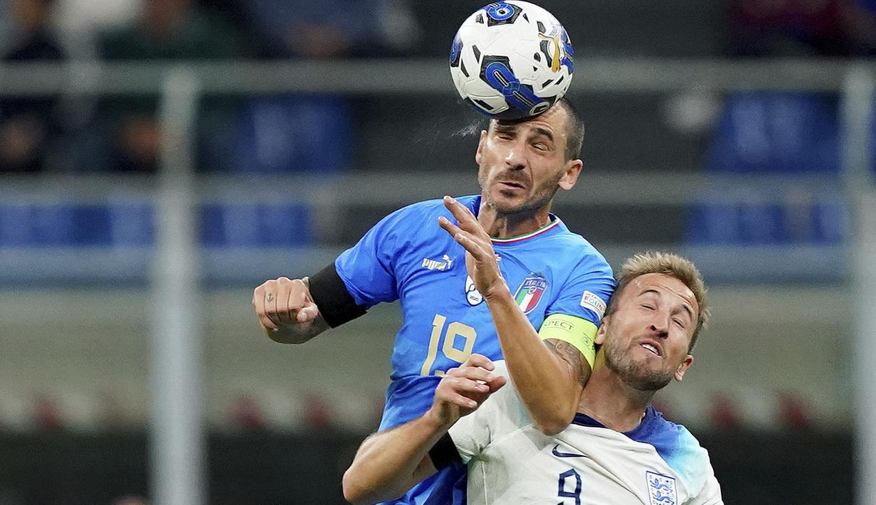 Di laga lain, Italia berhasil menaklukkan Inggris dengan skor tipis dalam duel matchday 5 Grup 3 UEFA Nations League A 2022/2023, Sabtu (24/9/2022) yang berlangsung di Stadion San Siro. (AP via LaPresse/Spada)