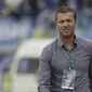 Pelatih Persib Bandung, Miljan Radovic, saat melawan Persiwa Wamena pada laga Piala Indonesia di Stadion Si Jalak Harupat, Bandung, Senin (11/2). Persib menang 7-0 atas Persiwa. (Bola.com/M Iqbal Ichsan)