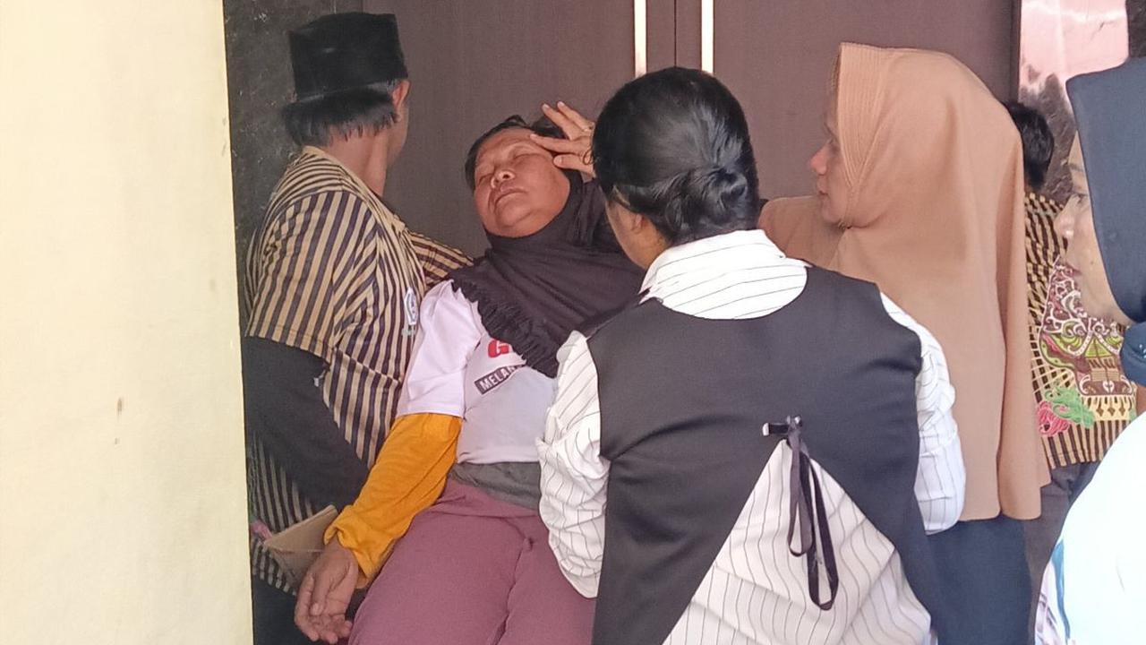 Ibu-Ibu di Jambi Pingsan Saat Hendak Foto Bareng Prabowo