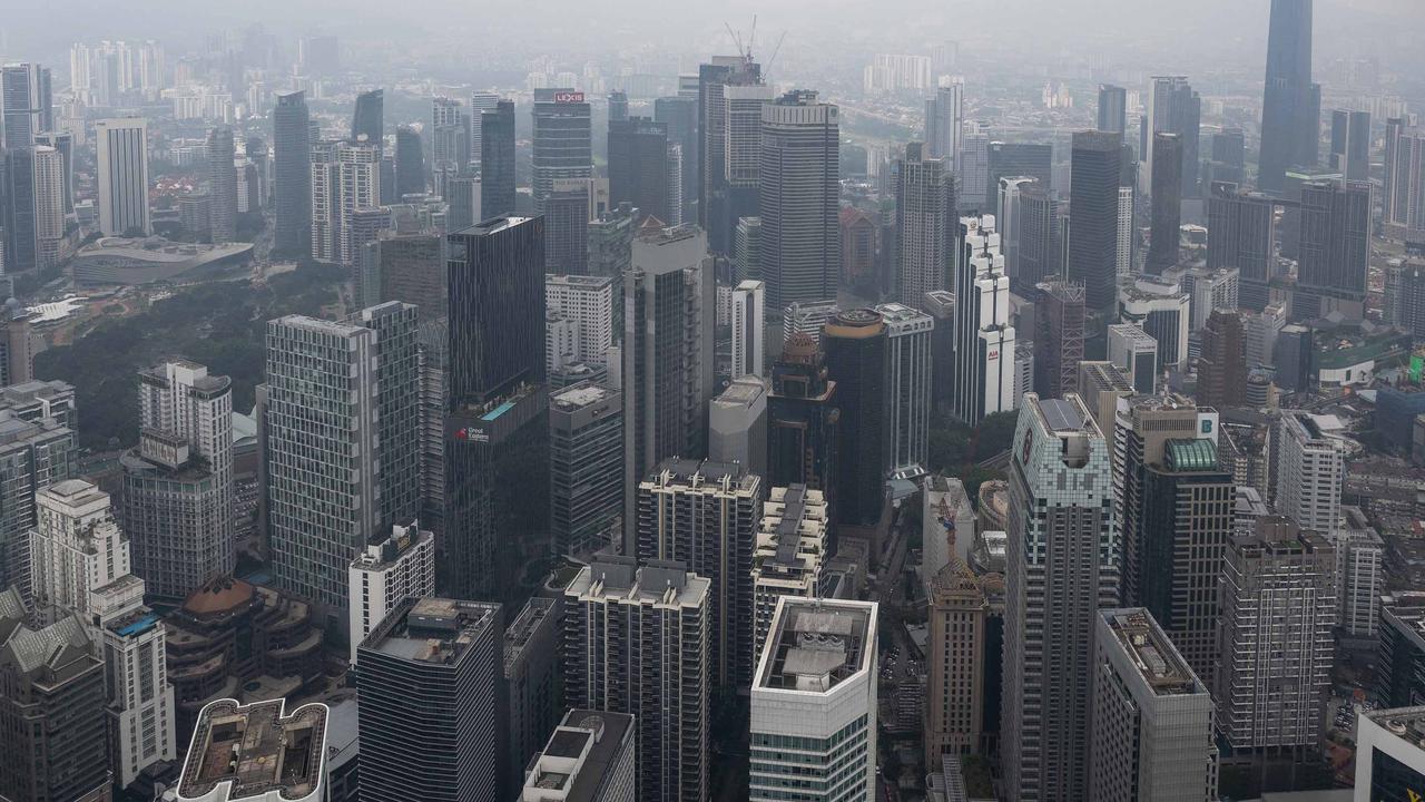Kuala Lumpur Diselimuti Kabut Asap dari Kalimantan
