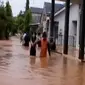 Banjir berarus deras membuat panik warga Pati, hingga Pemprov Jatim telah menyiapkan tempat penampungan untuk eks Gafatar.