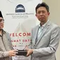 Rektor Universiti Sains Islam Malaysia (USIM), Prof. Dr. Datuk Tan Sri Sharifuddin Mohammad Sha’rani, menyambut Rektor Institut Agama Islam Hamzanwadi NW Lombok Timur, Dr. TGKH. Muhammad Zainuddin Atsani, di ruang musyawarah canselori USIM (Rektorat).