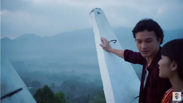 6 Adegan AADC 2 Pilihan yang Bikin Hati Kembang-kempis