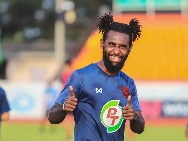 Kabar Pesepak Bola Indonesia Di Luar Negeri Ryuji Utomo Menang Di Malaysia Yanto Basna Kembali Cadangan Di Thailand Indonesia Bola Com