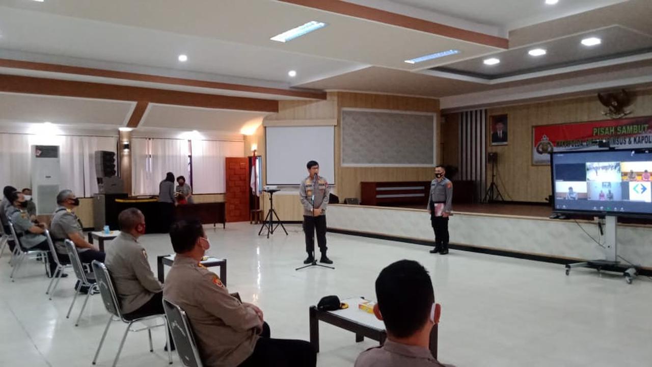 Kapolda Sulut memimpin sertijab Wakapolda, Direskrimsus dan Kapolresta Manado, Selasa (19/05/2020).