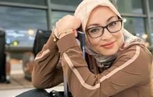 Cantik dan Menawan, Potret Angelina Sondakh di Bandara yang Memadukan Kesan Feminin dan Profesional