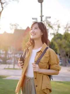 Mingling Tour: Cara Baru Gen Z Traveling, Pergi Sendiri tapi Pulang dengan Banyak Teman./Copyright depositphotos.com/p_jirawat