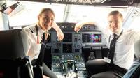 Wanita itu mengatakan bahwa sewaktu kecil ia tidak pernah terpikirkan menjadi pilot pesawat komersial. (Sumber easyJet)