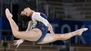 Pesenam putri Amerika Serikat (AS), Sunisa Lee, sukses keluar sebagai yang terbaik di nomor semua alat atau all-around Olimpiade Tokyo 2020. Atlet termuda di tim senam AS itu tampil nyaris tanpa cela dan berhasil merengkuh keping emas di ajang tersebut. (Foto: AP/Gregory Bull)
