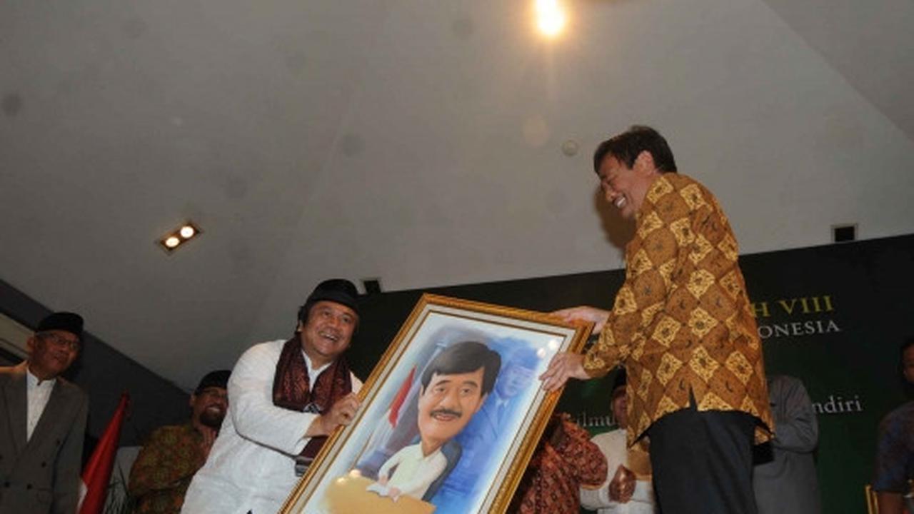 Hadiri pembukaan musyawarah LDII, Wagub Djarot dihadiahi karikatur