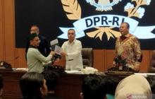 Pemerintah Akan Dengarkan Tuntutan Mahasiswa Kamis Ini: Mengungkap Kontroversi Tunjangan DPR Rp50 Juta