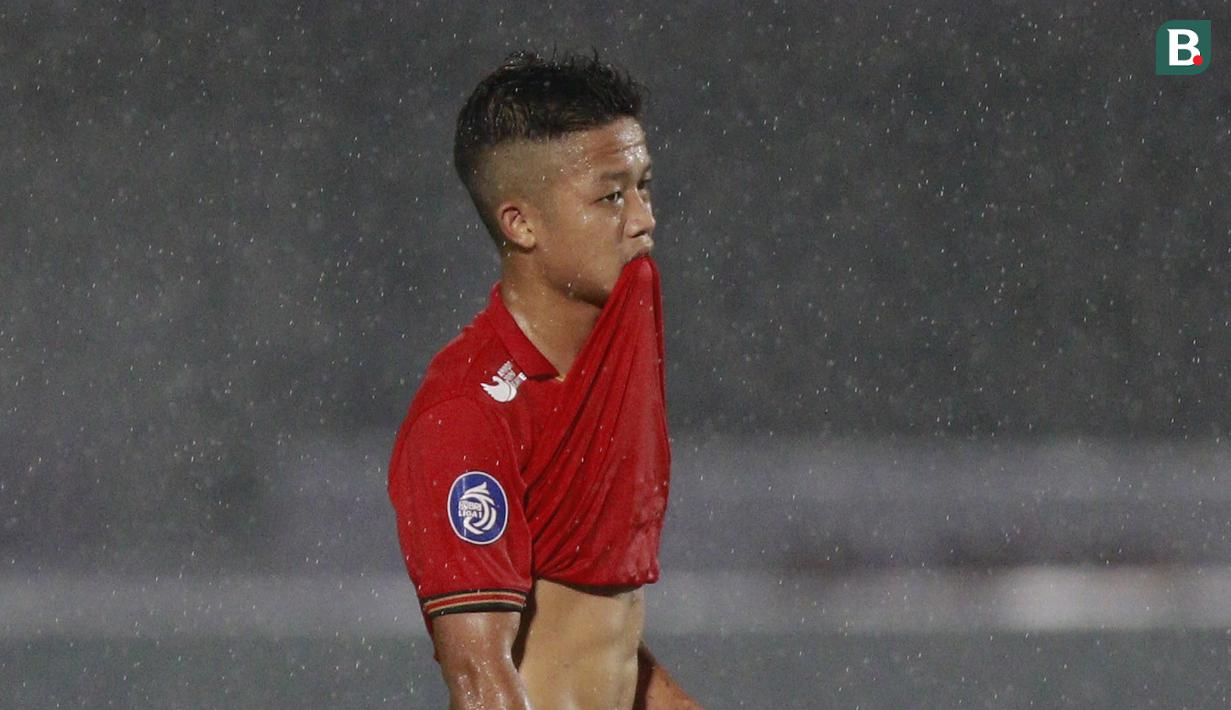 Persija Jakarta kembali gagal memetik kemenangan dalam BRI Liga 1 2021/2022. Macan Kemayoran ditahan imbang PSIS Semarang dengan skor 2-2 dalam pekan kedua di Indomilk Arena, Tangerang, Minggu (12/9/2021). (Foto: Bola.com/M iqbal Ichsan)