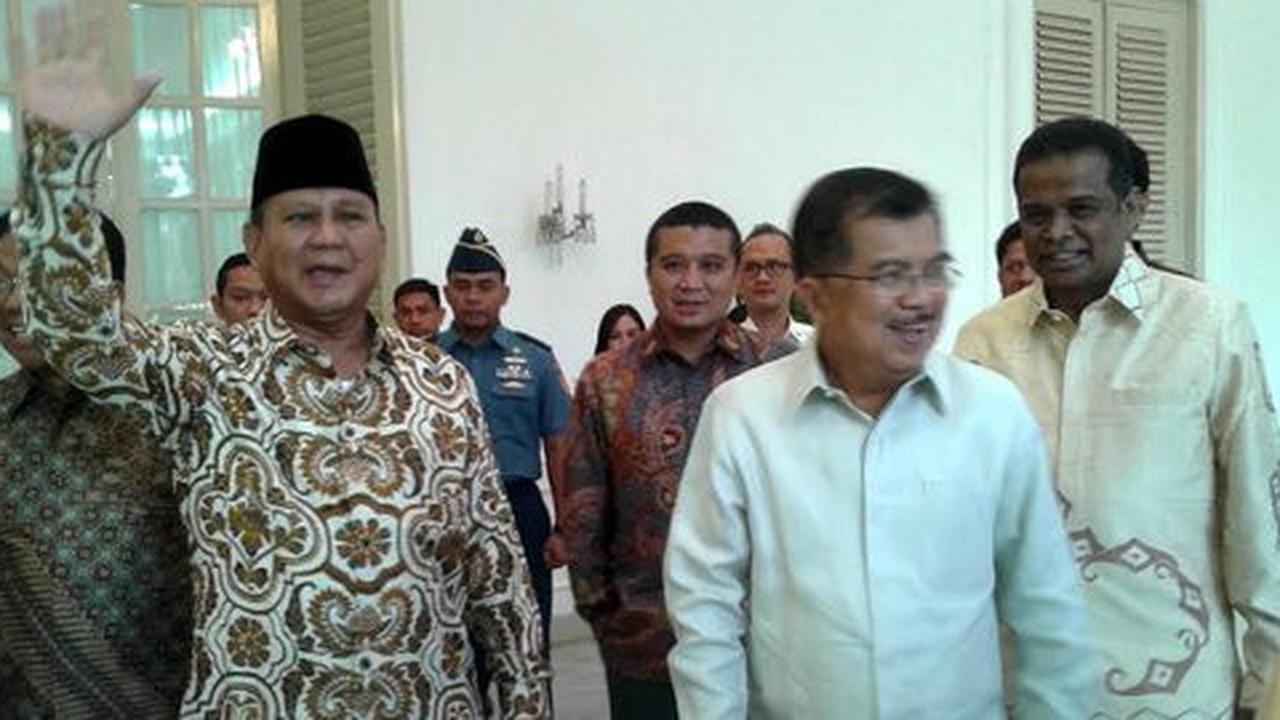 Surya Paloh dan Prabowo bergantian salaman dengan JK