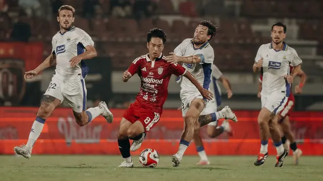 Teppei Yachida dan Marc Klok