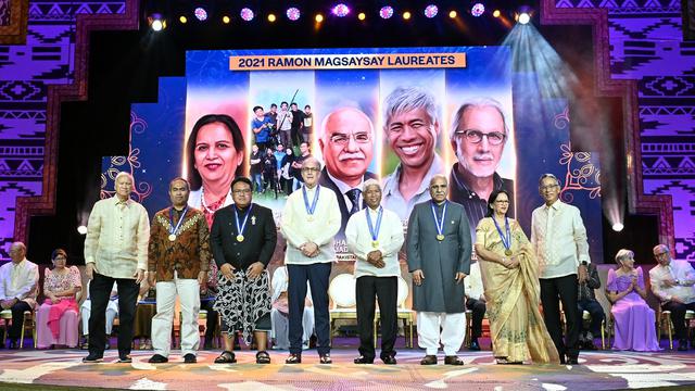 Para penerima penghargaan Ramon Magsaysay 2021 yang penyerahannya sempat tertunda akibat pandemi.