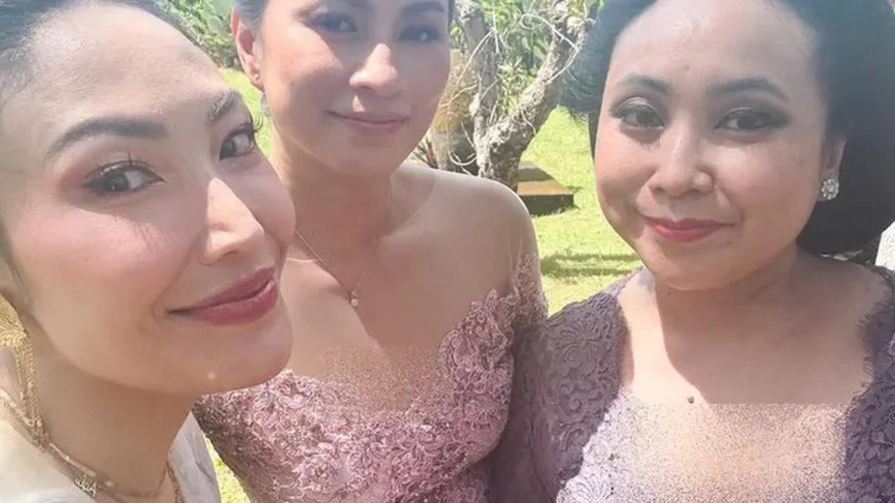 7 Potret Artis di Siraman Luna Maya dan Maxime Bouttier, 'Geng Menteri Ceria' Kompak