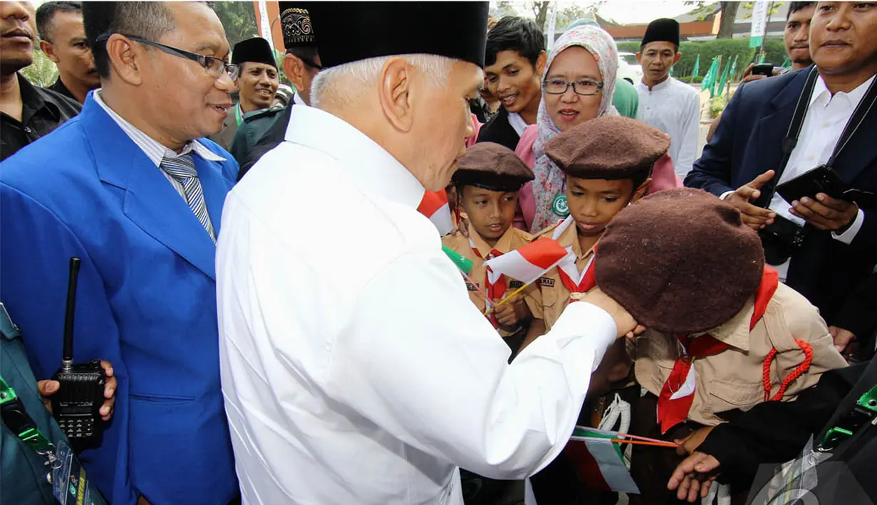 Menurut Hatta, pendidikan yang diajarkan pesantren-pesantren di Indonesia untuk menciptakan SDM yang berkualitas, baik dari pengetahuan umum maupun agama, Jakarta, Rabu (4/6/2014) (Liputan6.com/Faizal Fanani).