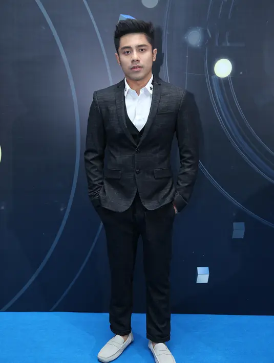 Riza Syah DI SCTV Awards 2019 di studio 6 EMTEK, Daan Mogot, Jakarta Barat, Jumat (29/11/2019). (Adrian Putra/Fimela.com)