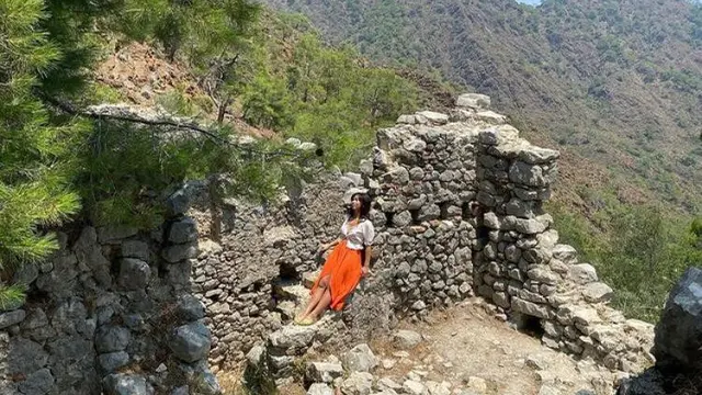 Ilustrasi gunung chimaera dan sekitaran Taman Nasional Olympos Beydaglari