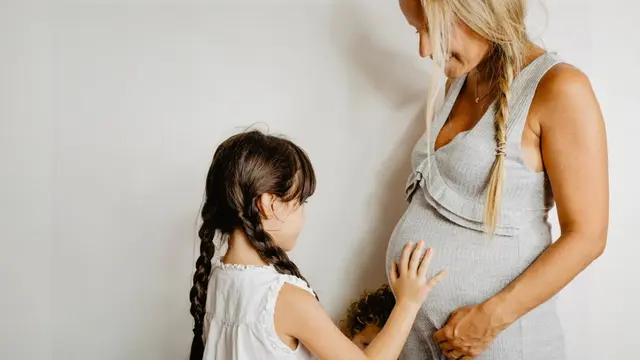 Cara Seru Mengenalkan Konsep Adik Baru, Anak Pertama Jadi Lebih Siap! (Foto: Freepik/freepik)