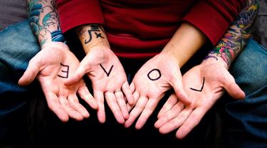 Paling Populer 18+ Tato Tulisan Vertikal - Gambar Tato Keren