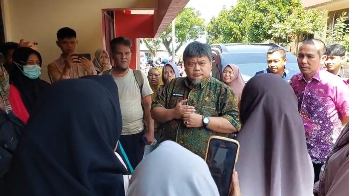 Anak Gagal SPMB, 600 Orang Tua Serbu Disdikbud Bandar Lampung