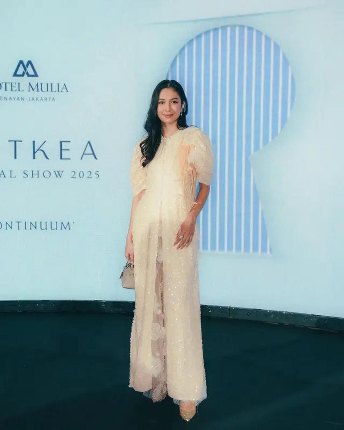 5 Artis Hadir di Artkea Annual Show 2025, Detail Menawan Pakai Outfit Brokat