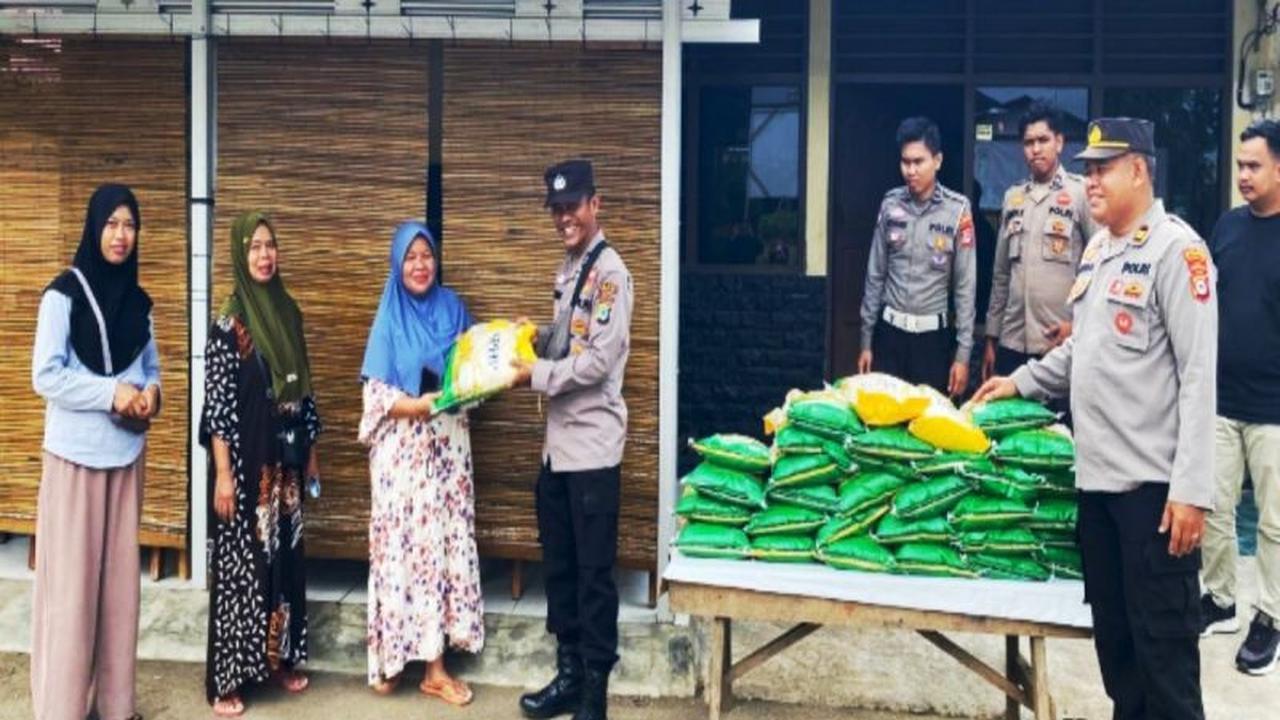 Fakta Unik: 2.000 Sak Beras SPHP Ludes Terjual dalam Gerakan Pangan Murah Polsek Kintap, Bantu Stabilkan Harga!
