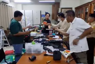 Penemuan Ratusan Senjata di Sekolah Jaksel (Istimewa)
