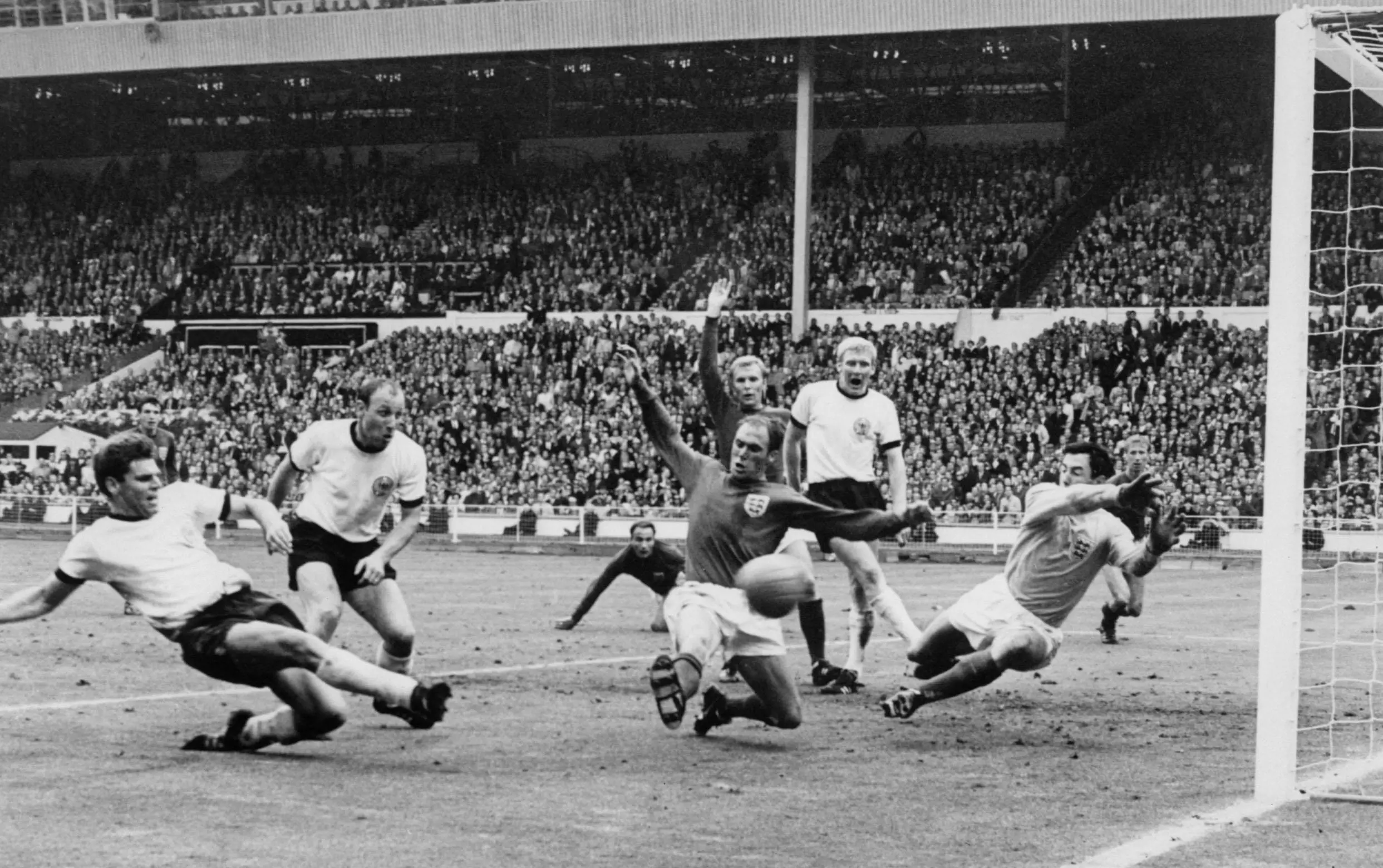 Inggris vs Jerman di final Piala Dunia 1966. (AFP/Str)
