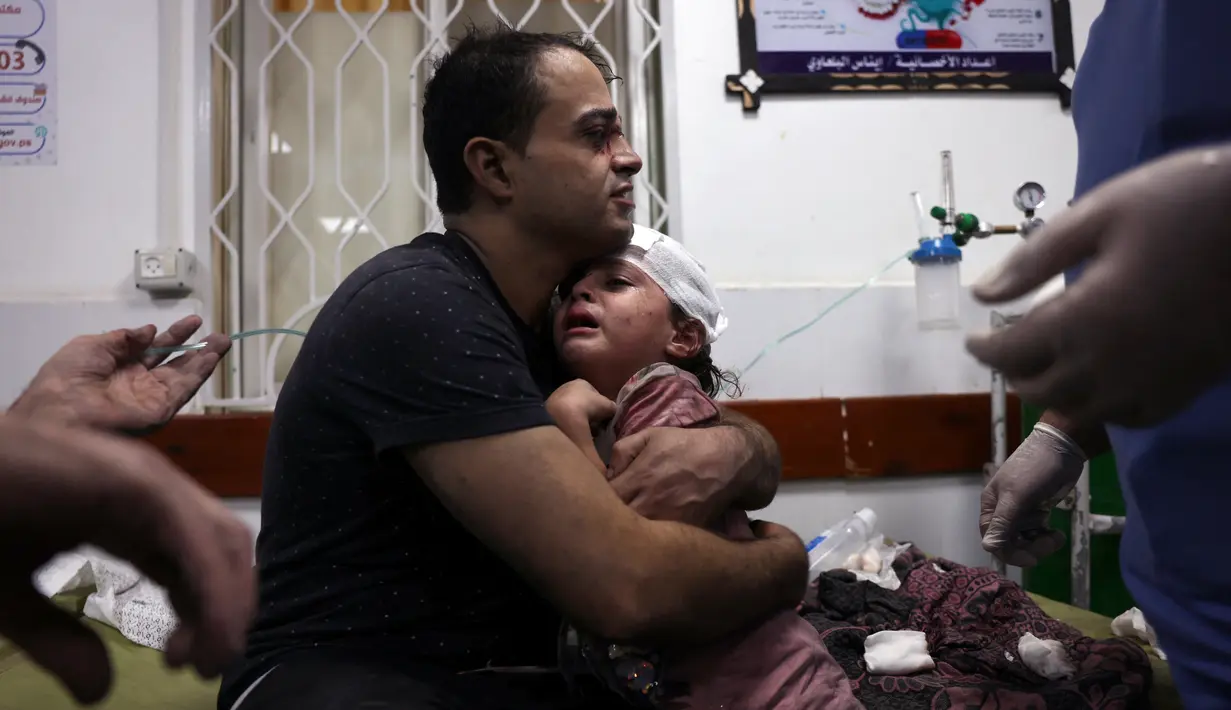 Analisis Associated Press terhadap data Kementerian Kesehatan Gaza yang dirilis pekan lalu menunjukkan bahwa pada 26 Oktober, 2.001 anak berusia 12 tahun ke bawah telah terbunuh, termasuk 615 anak berusia 3 tahun ke bawah. (SAID KHATIB / AFP)