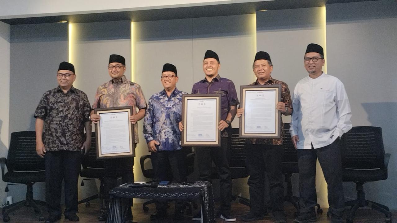 Koalisi Perubahan yang terdiri dari Partai Nasdem, PKS, dan Demokrat membacakan isi piagam kerja sama. Salah satu poinnya, ketiganya sepakat membentuk koalisi dengan nama Koalisi Perubahan untuk Persatuan (KPP).