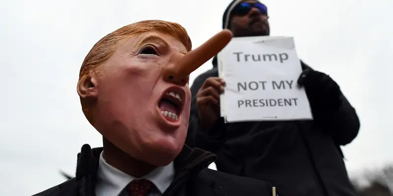 20170120- Donald Trump Berhidung Panjang Beraksi di Washington DC-AFP Photo