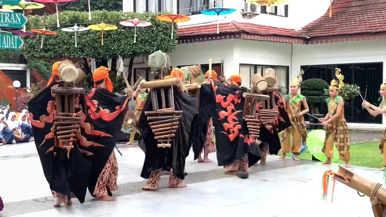 Uniknya Alat Musik Sunda Langgir Badong, Terinspirasi dari Seekor Kalajengking