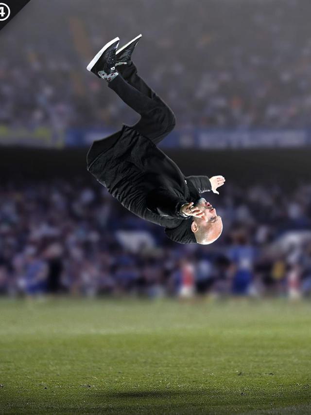 Foto Editan Pelatih Tirukan Selebrasi Pemain