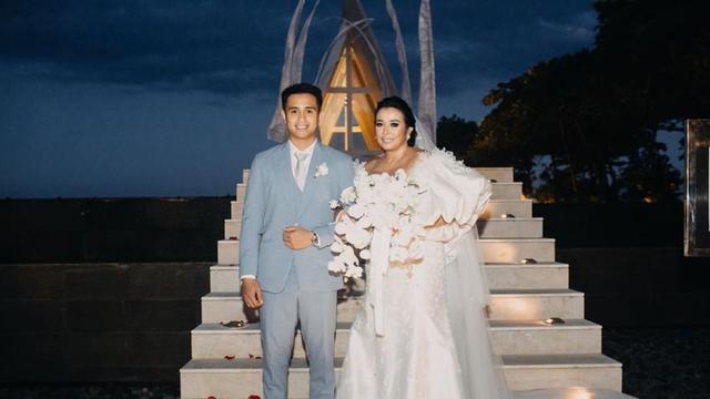 Beda Usia 15 Tahun lebih, Potret 6 Pasangan Artis Ini Dikenal Romantis