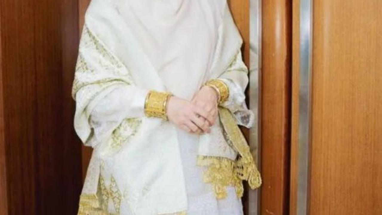 Bella lebih selektif menerima tawaran pekerjaan dari dunia hiburan. Dia fokus belajar agama lebih mendalam. Bella kini memilih untuk bisnis fashion muslim.