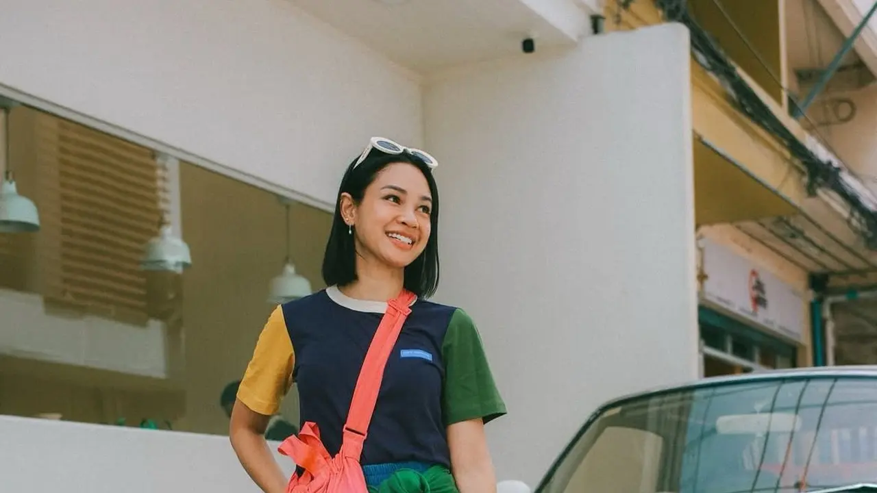 Gaya Unik Mix and Match ala Andien Aisyah (Instagram/@andienaisyah)