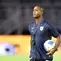 Pelatih Timnas Indonesia, Patrick Kluivert, memimpin latihan resmi menjelang FIFA Matchday melawan Chinese Taipei di Stadion Gelora Bung Tomo, Surabaya, Kamis (04/09/2025). (Bola.com/Abdul Aziz)