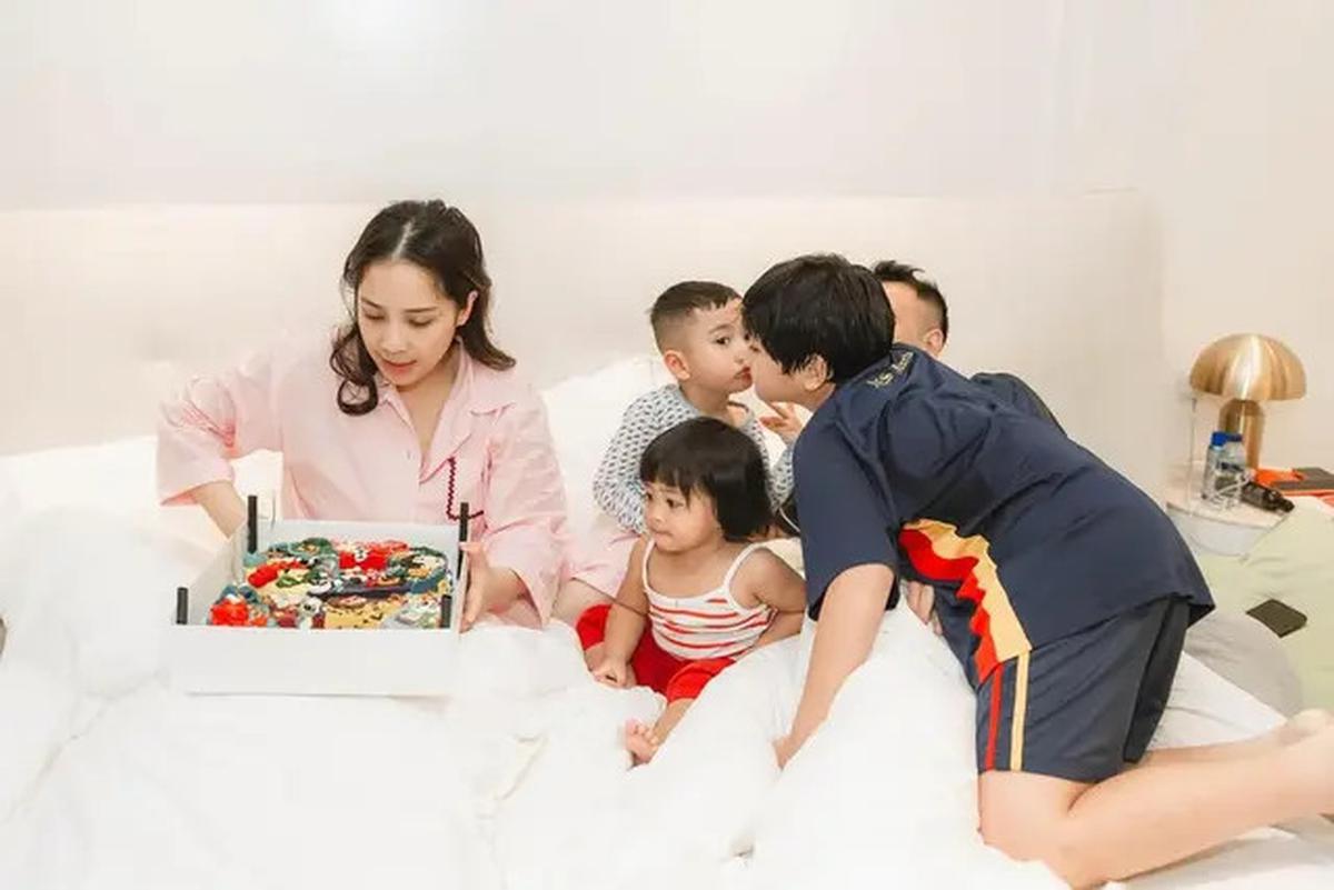 7 Potret Kamar Raffi Ahmad dan Nagita Slavina, Nuansanya Putih Mirip Hotel