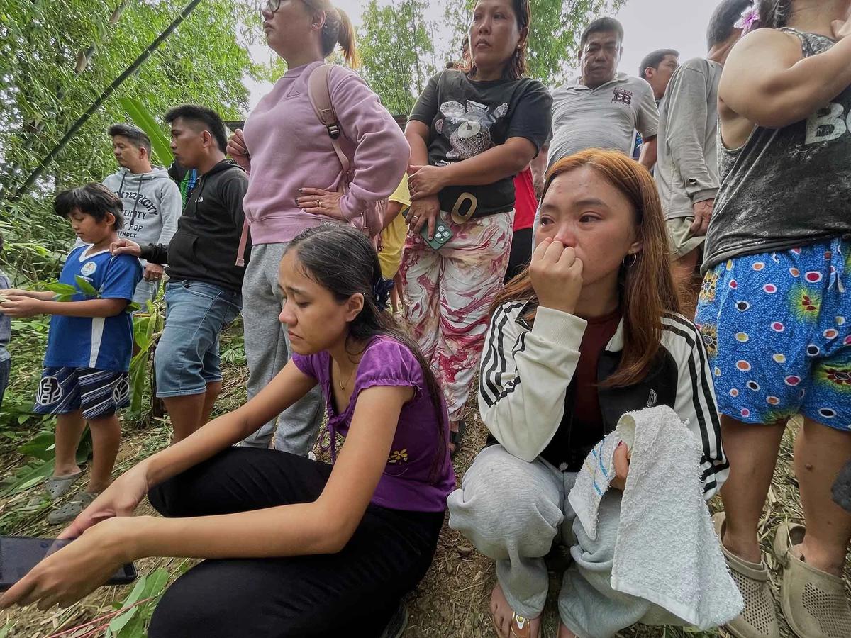 FOTO: Longsor Gunungan Sampah di Cebu, Puluhan Orang Hilang