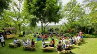 Suasana Jazz Kopi di spot wisata Pondok Indah Banyuwangi. Saat ini, Banyuwangi sudah masuk PPKM Level 2 di mana destinasi sudah bisa dibuka secara bertahap dan terbatas.