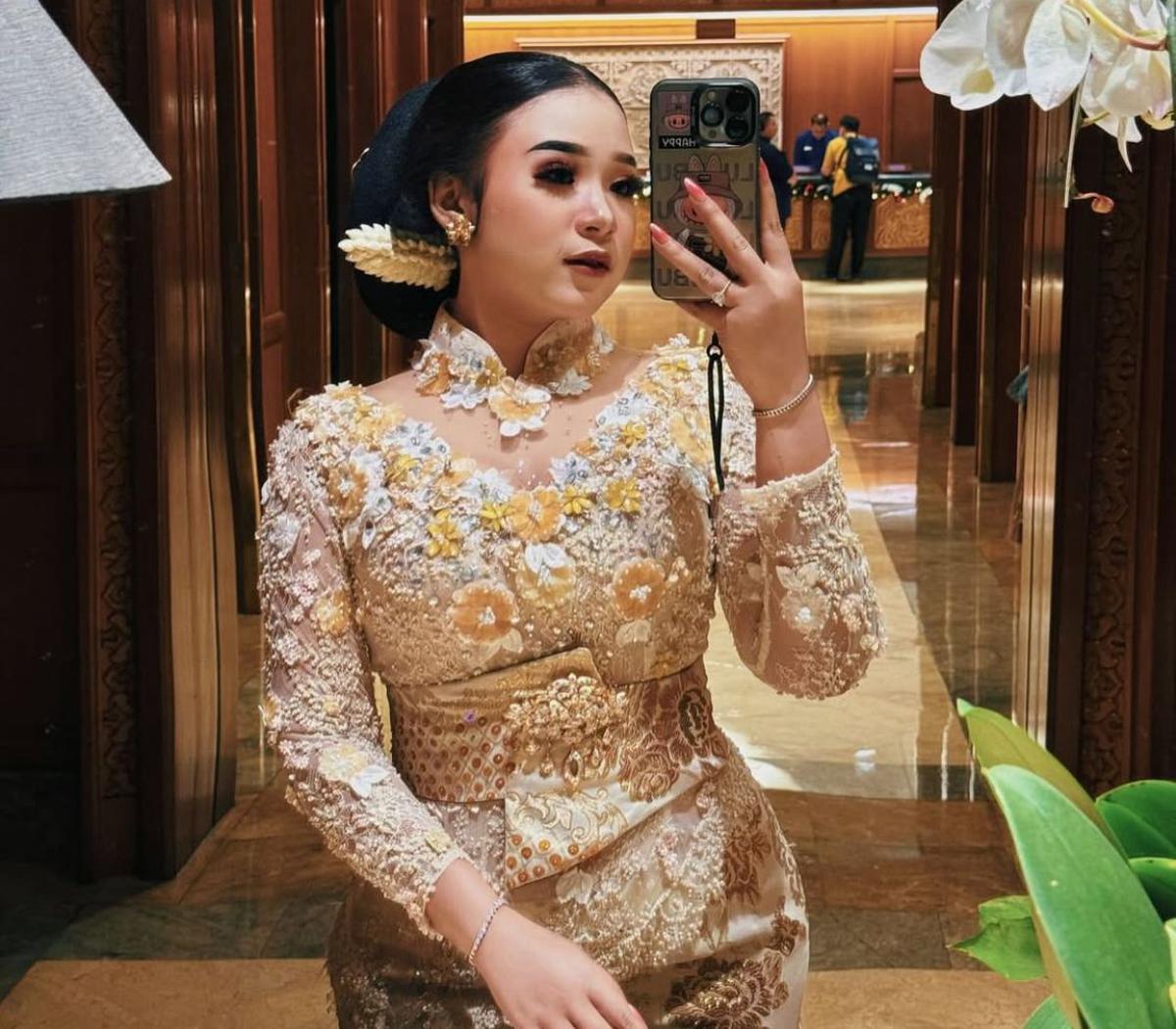 Potret Niken Salindry Tanpa Kebaya, Transformasi Kasual yang Memikat