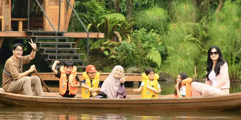 Potret Liburan Donna Harun ke Lembang, Seru Bareng Anak dan Cucu