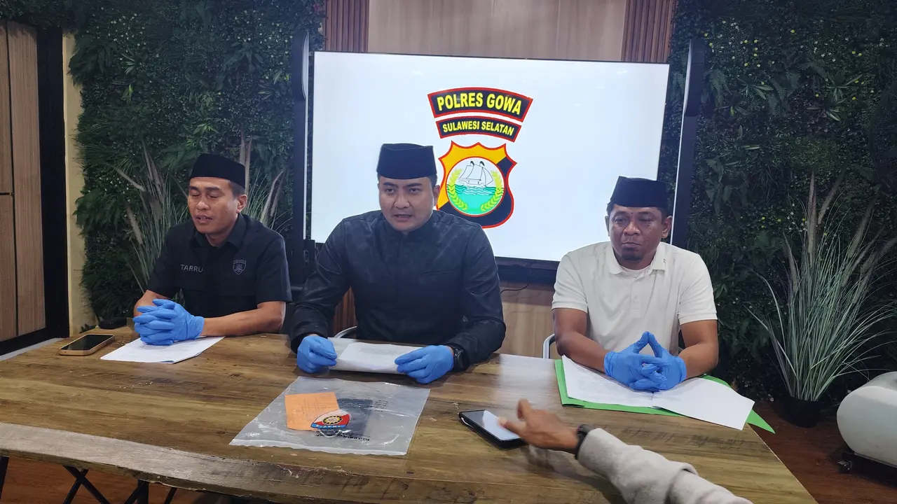 Polres Gowa mengungkap kasus penyebaran video syur oleh seorang pria berinisial SI (41).