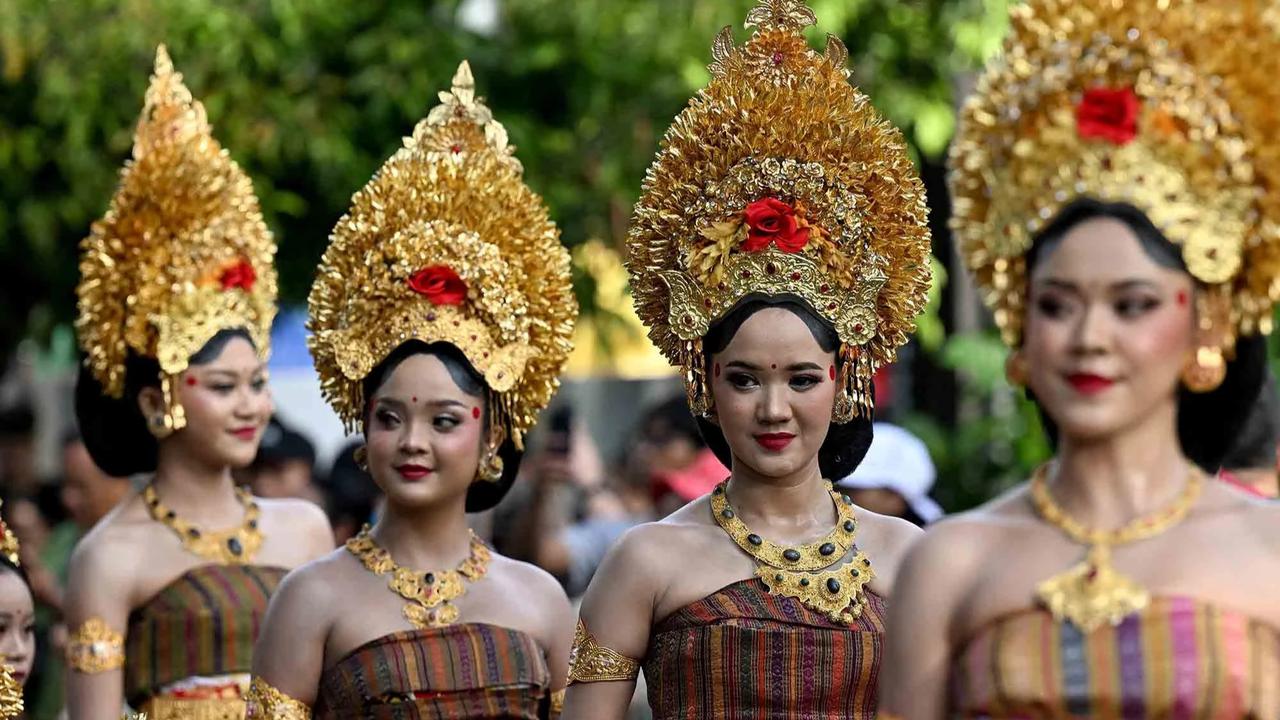 FOTO: Ribuan Seniman Meriahkan Pembukaan Pesta Kesenian Bali 2026