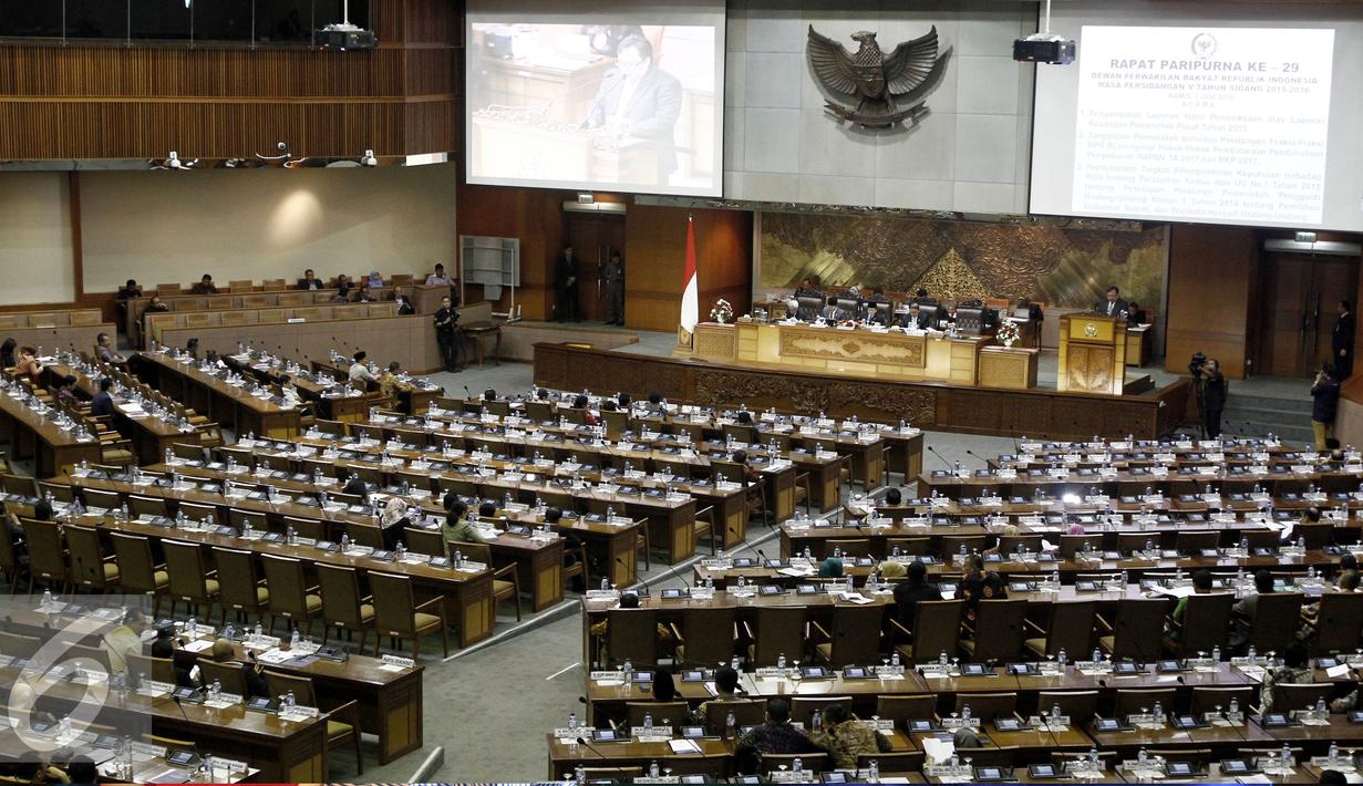 Rapat Paripurna DPR ke-29 resmi mengesahkan RUU tentang perubahan kedua atas UU Nomor 1 Tahun 2015 tentang Penetapan Peraturan Pemerintah Pengganti UU No 1 Tahun 2014 tentang Pemilihan Gubernur, Bupati, dan Walikota menjadi UU (Liputan6.com/JohanTallo)